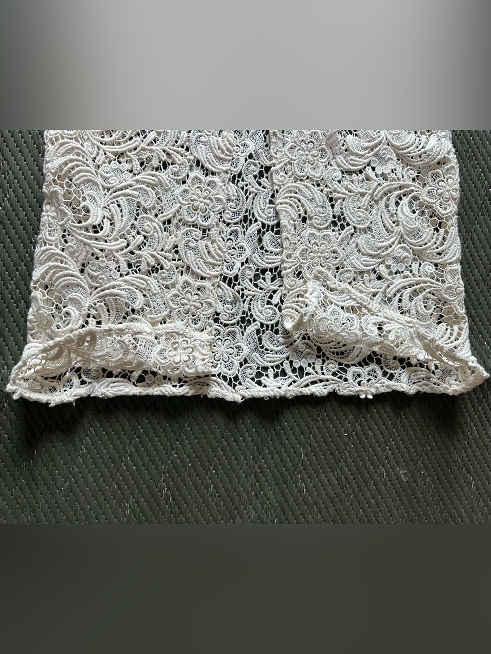 Alice + Olivia Ivory Lace Maxi Skirt Unlined Floral Guipure Sz 10 Formal - Picture 3 of 13